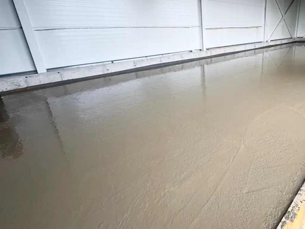 Renovace betonové podlahy v hale