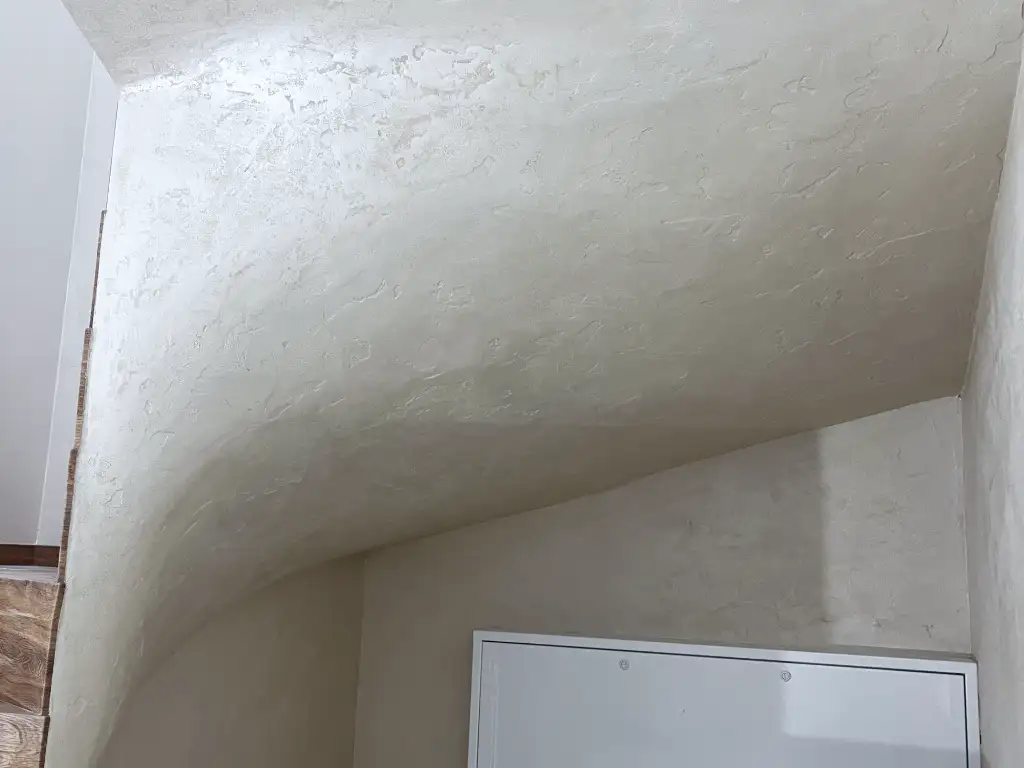 Betonová stěrka na schodech - realizace 1