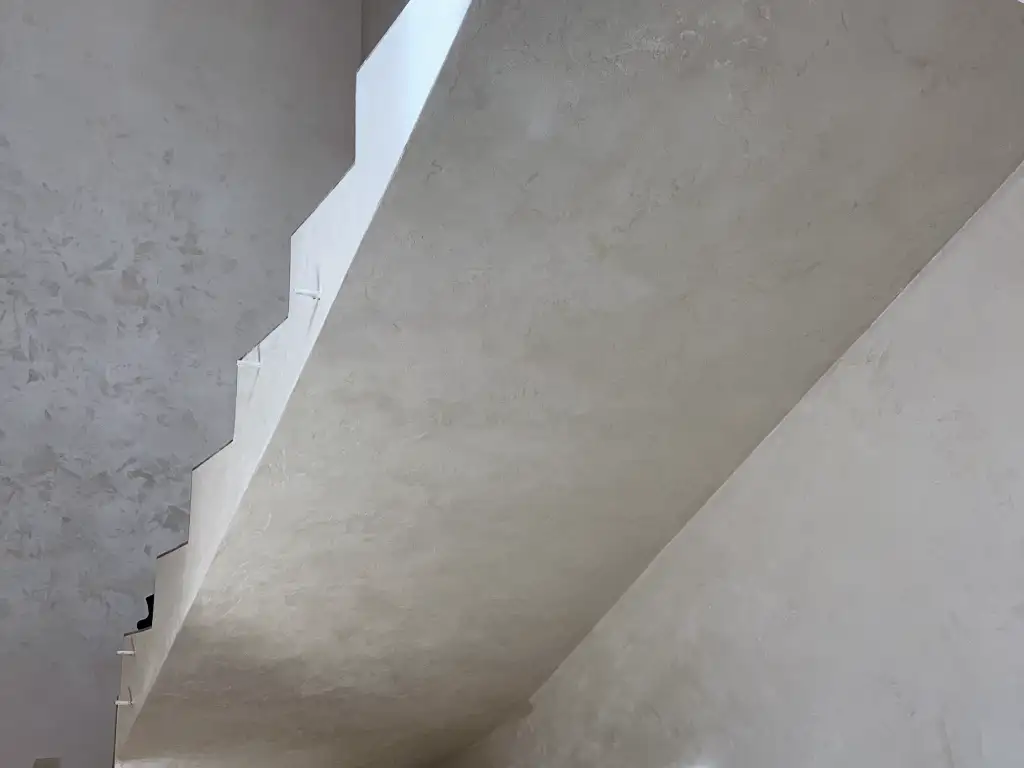 Betonová stěrka na schodech - realizace 3